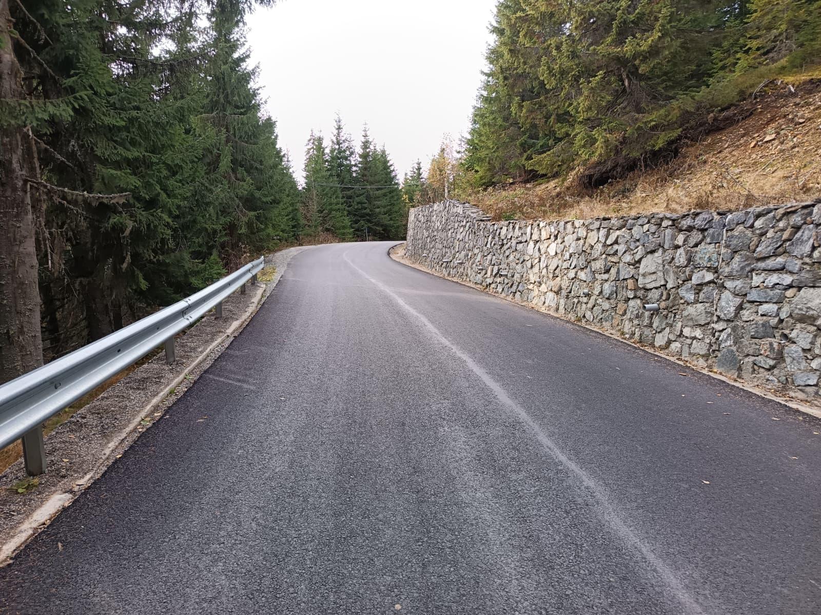 A fost asfaltat drumul care face legătura între stațiunea Băișoara și pârtia Buscat 