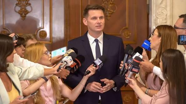 Abrudean: Premierul desemnat prezintă marţi programul de guvernare