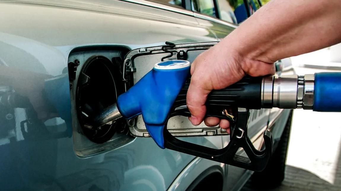 Cât vor costa benzina și motorina de la 1 august, după majorarea accizelor și TVA
