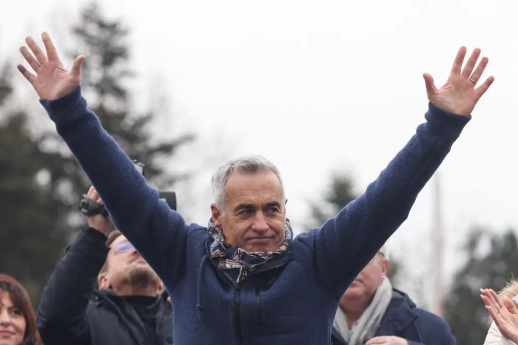 Călin Georgescu, trimis în judecată pentru ”promovarea în public de idei, concepţii și doctrine fasciste, legionare și xenofobe”
