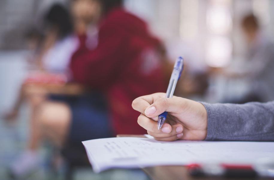 Aproape 6.000 de elevi clujeni susțin în aceste zile simularea examenului de Evaluare Națională