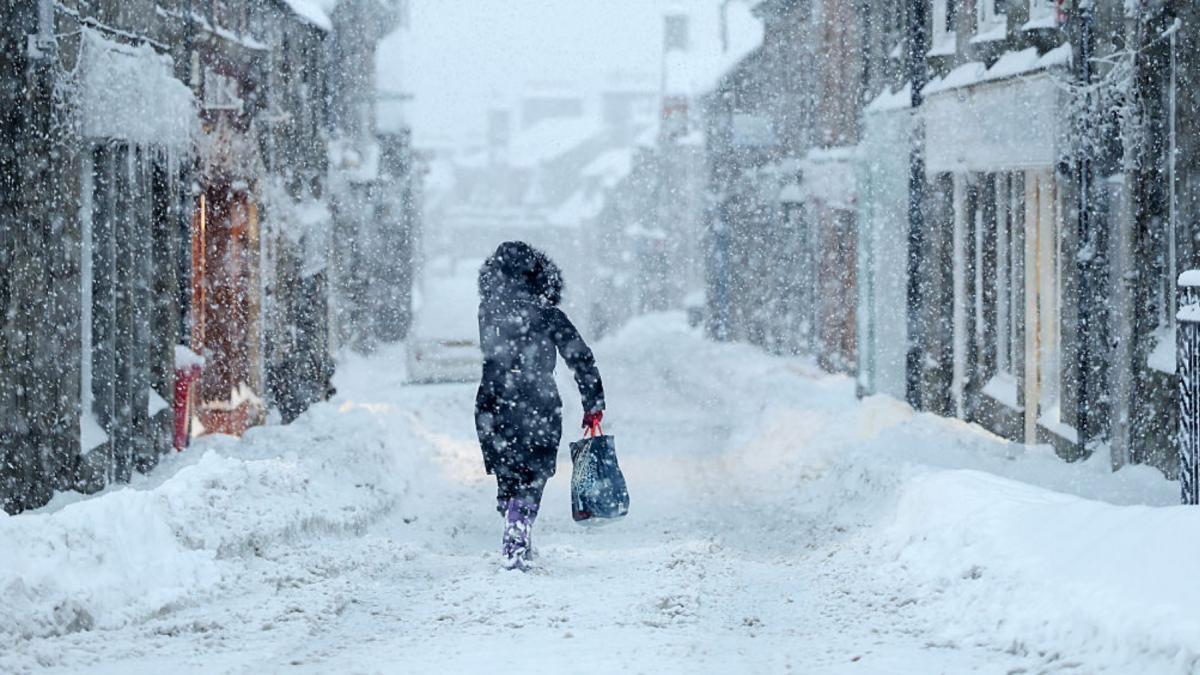 Condiţiile meteo nefavorabile au afectat, în ultimele 24 de ore, 102 localităţi din 21 judeţe şi Capitala