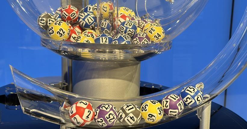 Reportul la Loto 6/49 a ajuns la aproape şase milioane de euro