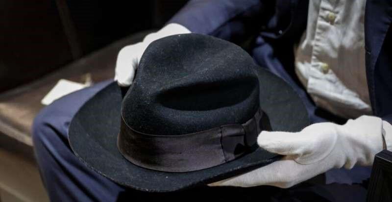 Pălăria purtată de Michael Jackson atunci când a executat primul său moonwalk, vândută cu peste 77.000 de euro
