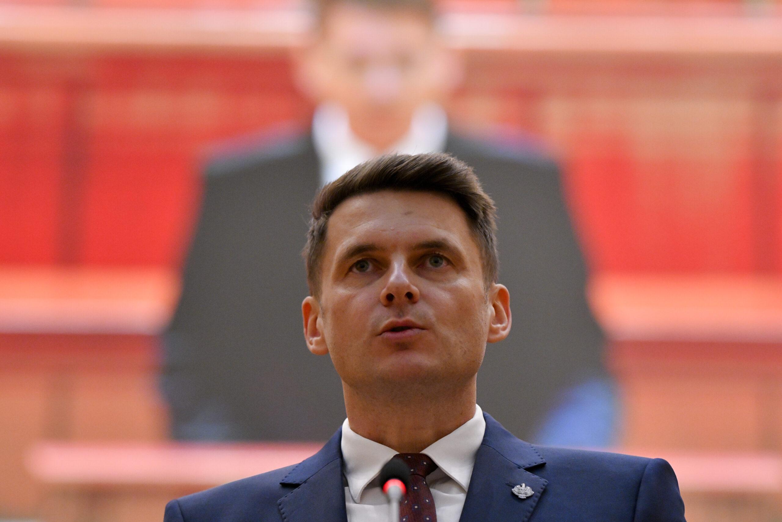 Abrudean: Măsurile privind preţul carburanţilor sunt binevenite și menite să protejeze cetăţenii