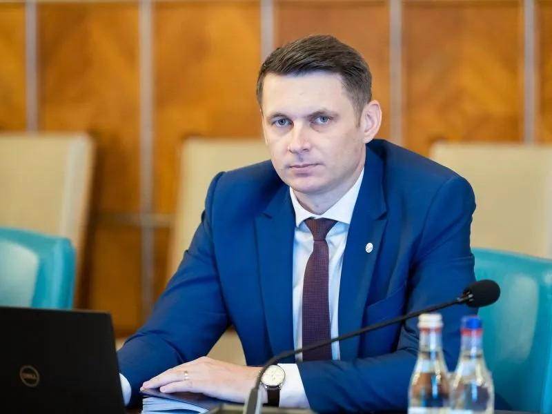 Mircea Abrudean: ”Consumul de droguri slăbeşte structura socială a ţării; tratamentul şi reintegrarea consumatorilor - o prioritate”