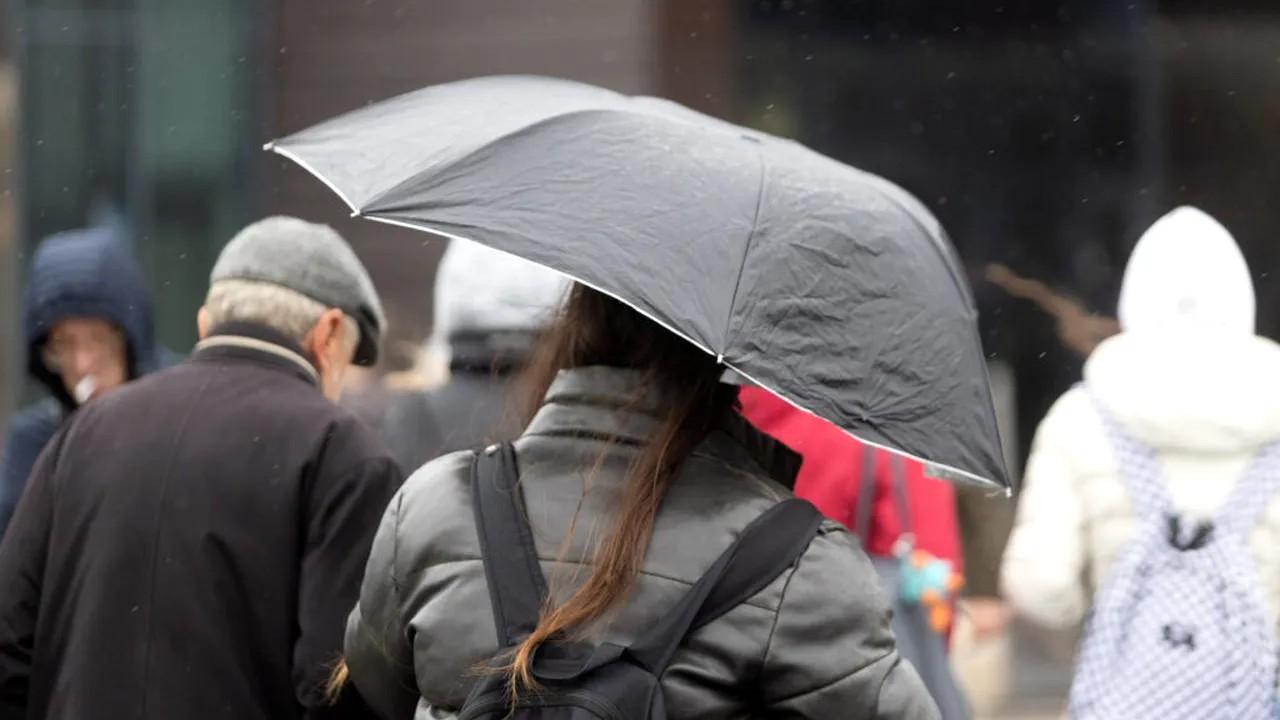 Vreme rece, vânt şi ploi moderate în majoritatea regiunilor, până luni