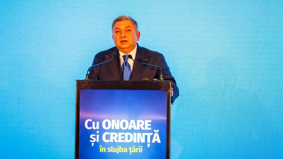Congresul extraordinar al PNL se reuneşte pentru alegerea noii conduceri. Alin Tișe, posibil viitorul prim-vicepreședinte al partidului